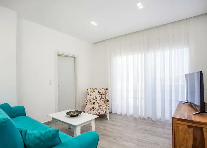 Ammos Luxury Suites